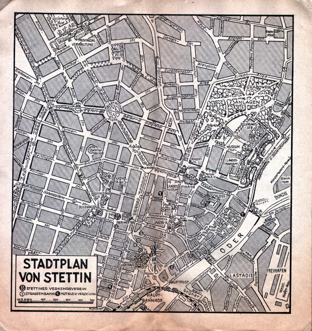 Detailiertes altes Stadtplan von Stuttgart auf vergilbten Papier mit sichtbaren Straßen, Gebäuden und Sehenswürdigkeiten, begleitet von handgeschriebener Text.
