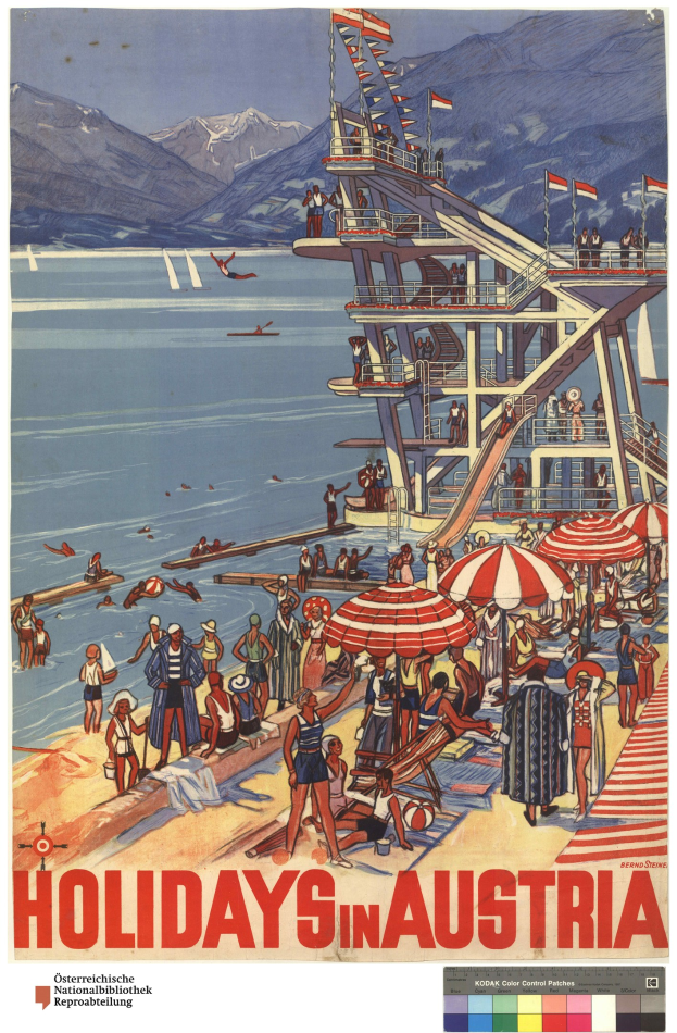 Plakat, das Ferien in Österreich bewirbt, zeigt Menschen am Strand mit Schirmen, ein Schiff im Hintergrund, winkende Flaggen, entfernte Berge und Text.