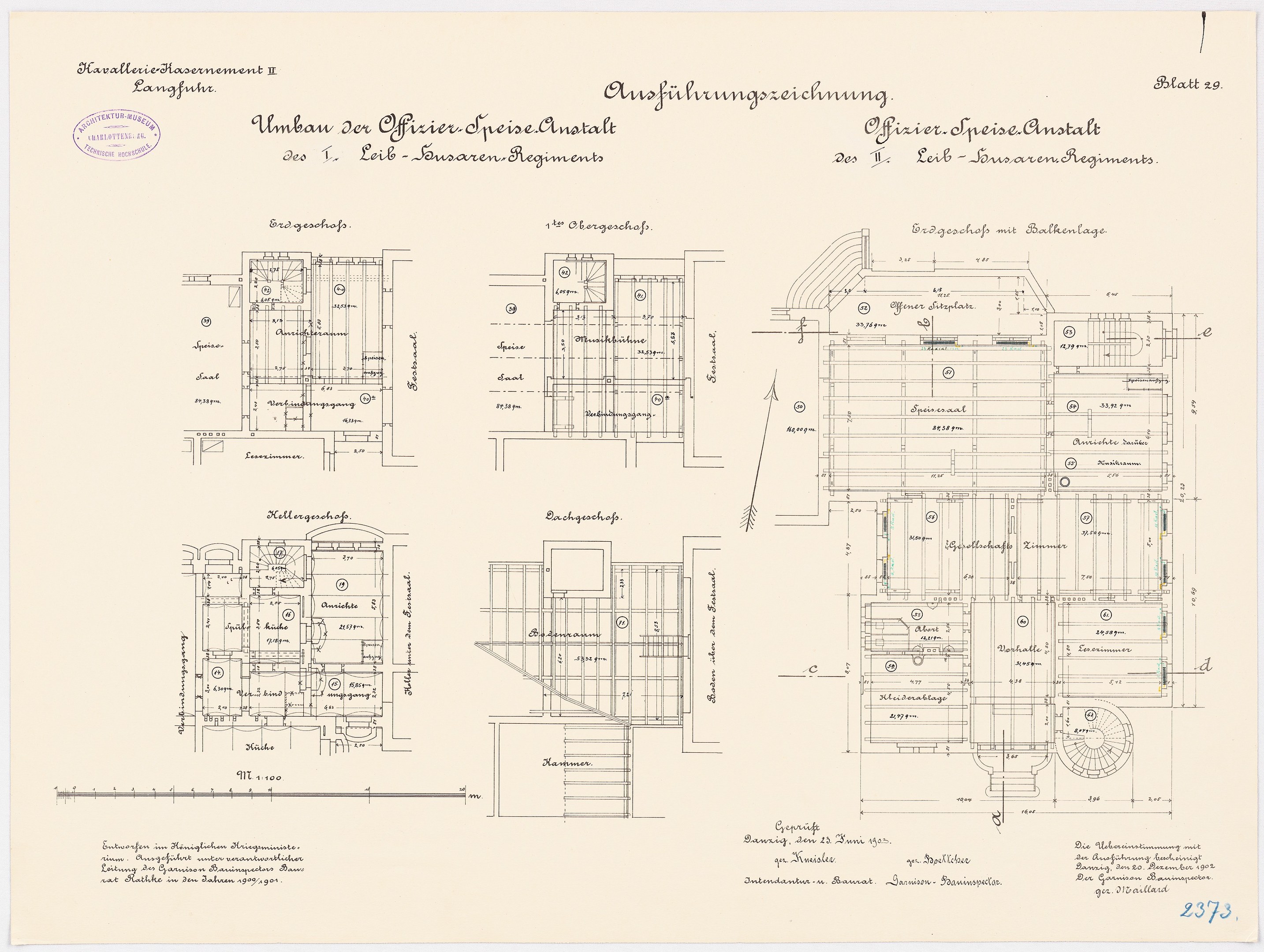 Schwarz-weißer Grundriss des ehemaligen Bundeskanzleramts in der Bundesrepublik Deutschland, zeigt detaillierte architektonische Planung und Anmerkungen.