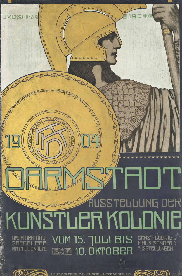Plakat für ein 1904er Berlin-Konzert mit einem Helmträger, der ein Schild hält, mit fetter Schrift 'Darmstadt' und 'Künstler Kolonie.'
