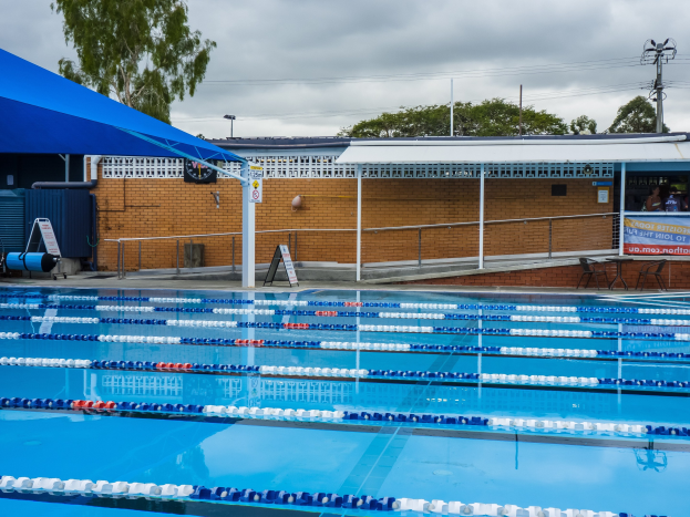 165.000 € Renovierung erforderlich: Weitere Jugend-Schwimmhalle schließt für immer - CSU fordert Erhalt