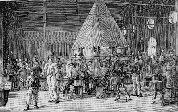 Eine Schwarz-Weiß-Zeichnung einer Gruppe von Menschen, die in einer 19. Jahrhundert-Fabrik arbeiten, wobei einige Werkzeuge halten und verschiedene Gegenstände umherliegen, und Text unten lesen "19. Jahrhundert Schmiede."